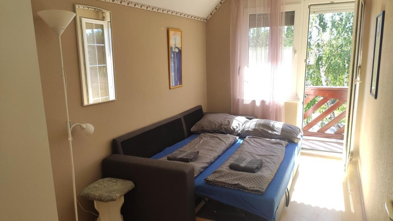 Lelle Lelke Apartmanhaz Lägenhet Balatonlelle Exteriör bild