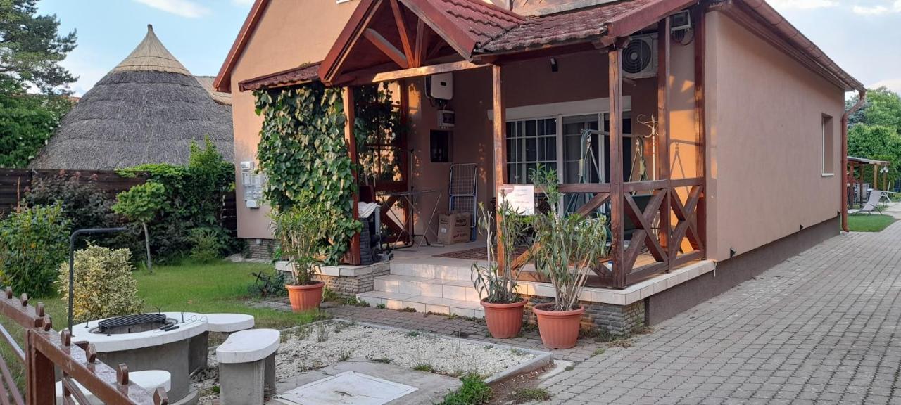 Lelle Lelke Apartmanhaz Lägenhet Balatonlelle Exteriör bild