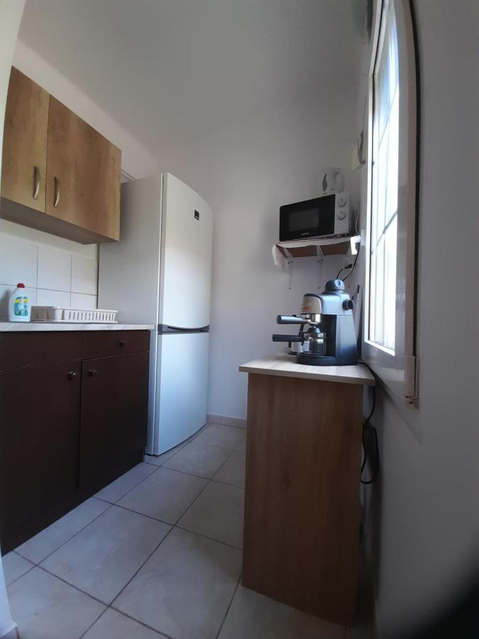 Lelle Lelke Apartmanhaz Lägenhet Balatonlelle Exteriör bild