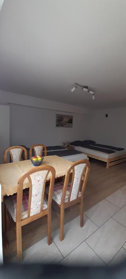 Lelle Lelke Apartmanhaz Lägenhet Balatonlelle Exteriör bild