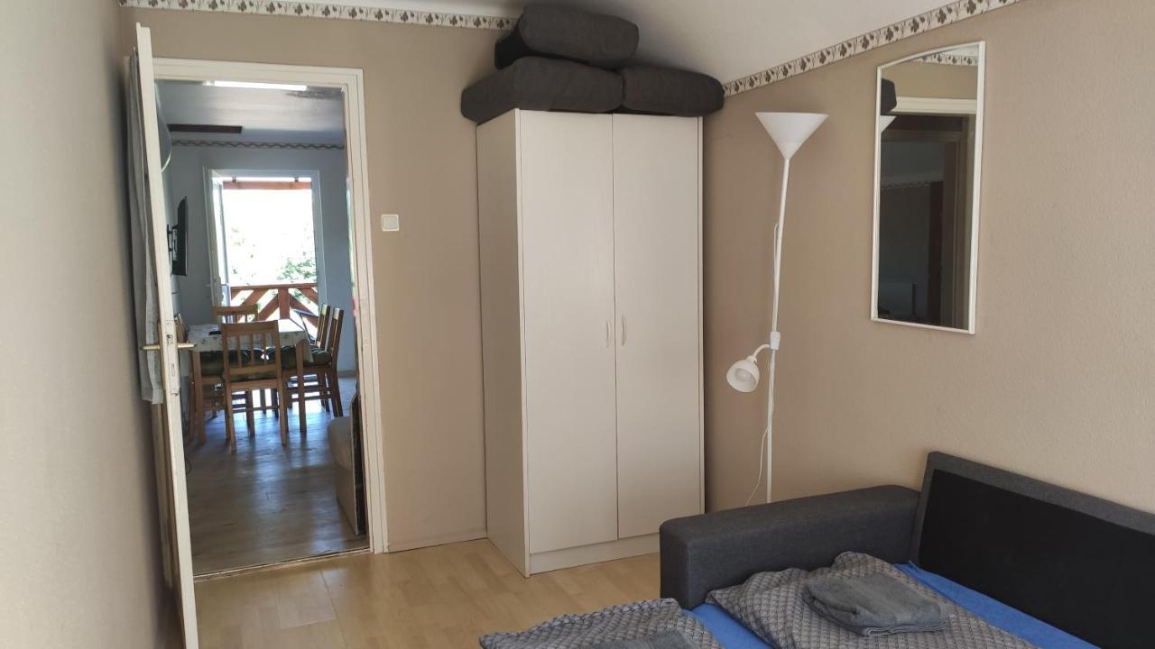 Lelle Lelke Apartmanhaz Lägenhet Balatonlelle Exteriör bild